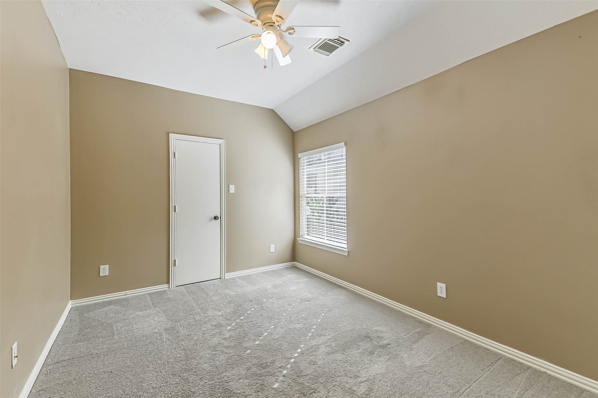 15 Filigree Pines Place, The Woodlands, TX 77382 15 Filigree Pines Place, The Woodlands, TX 77382