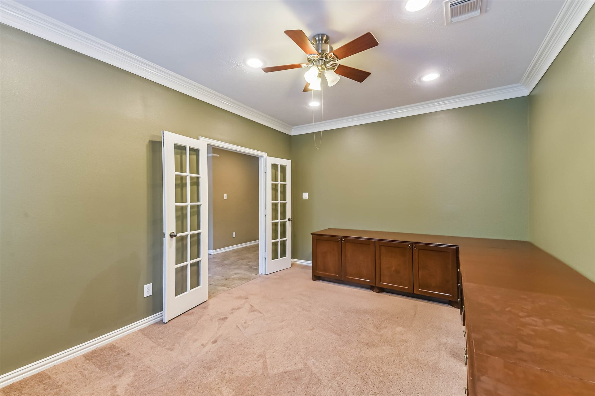15 Filigree Pines Place, The Woodlands, TX 77382 15 Filigree Pines Place, The Woodlands, TX 77382