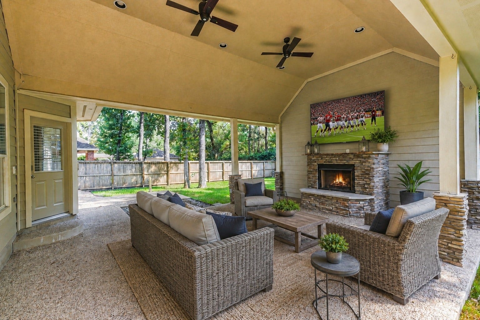 15 Filigree Pines Place, The Woodlands, TX 77382 15 Filigree Pines Place, The Woodlands, TX 77382
