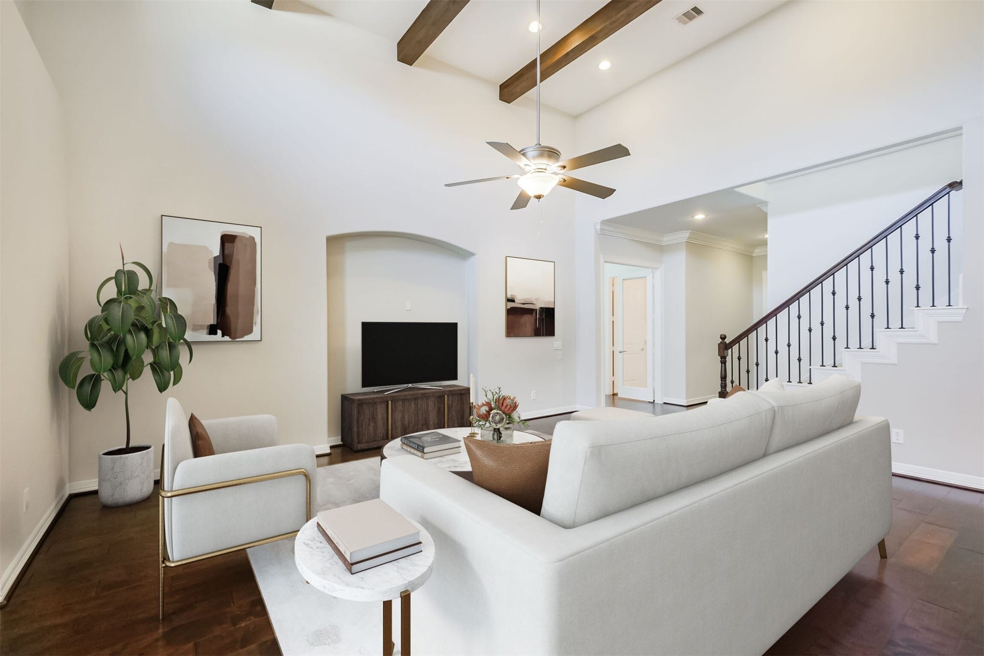10 Silent Way Drive, Sugar Land, TX 77498 Built-in wall niche ideal for entertainment components. **Virtually Staged**
