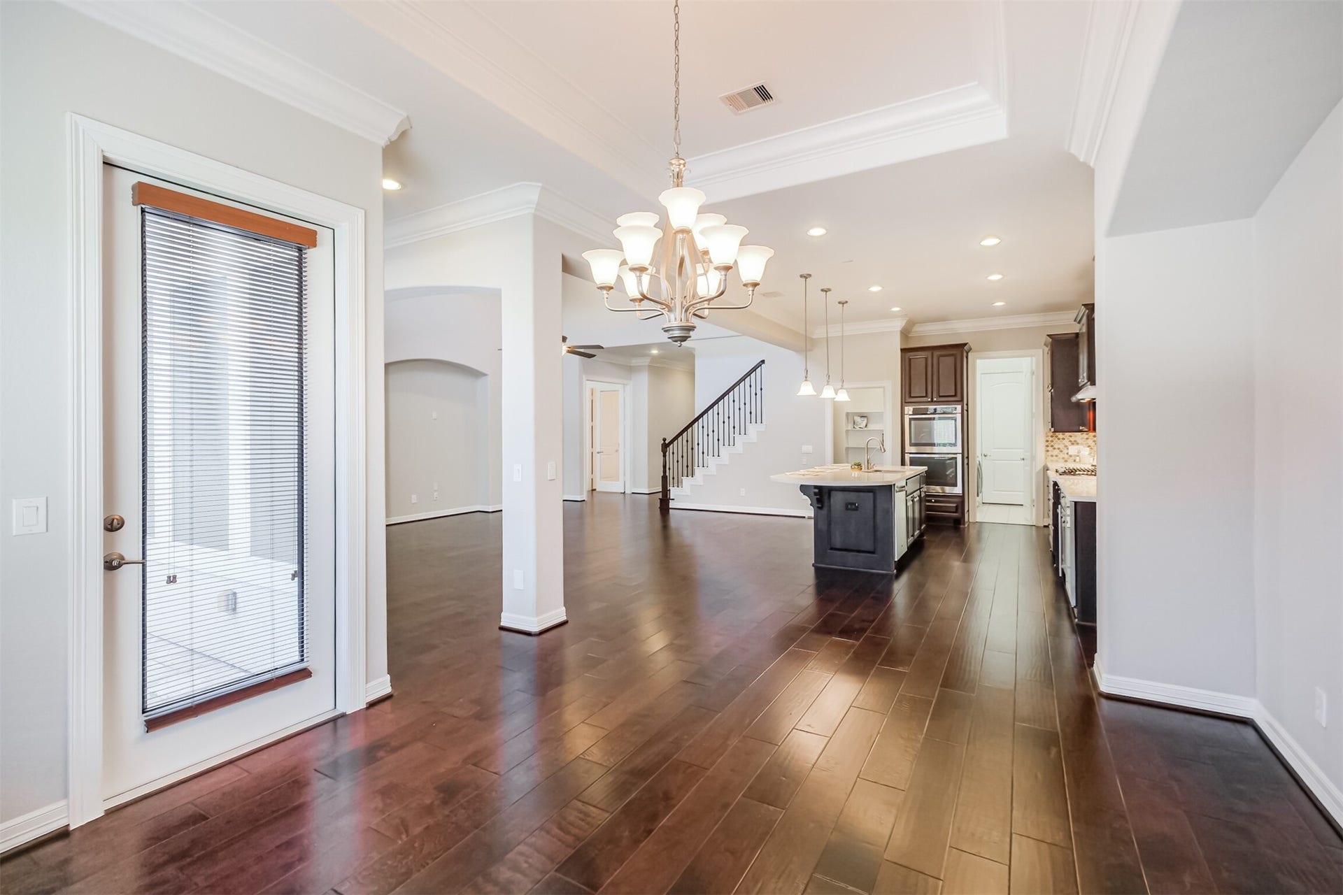 10 Silent Way Drive, Sugar Land, TX 77498 Wonderfully open with abundant natural light.
