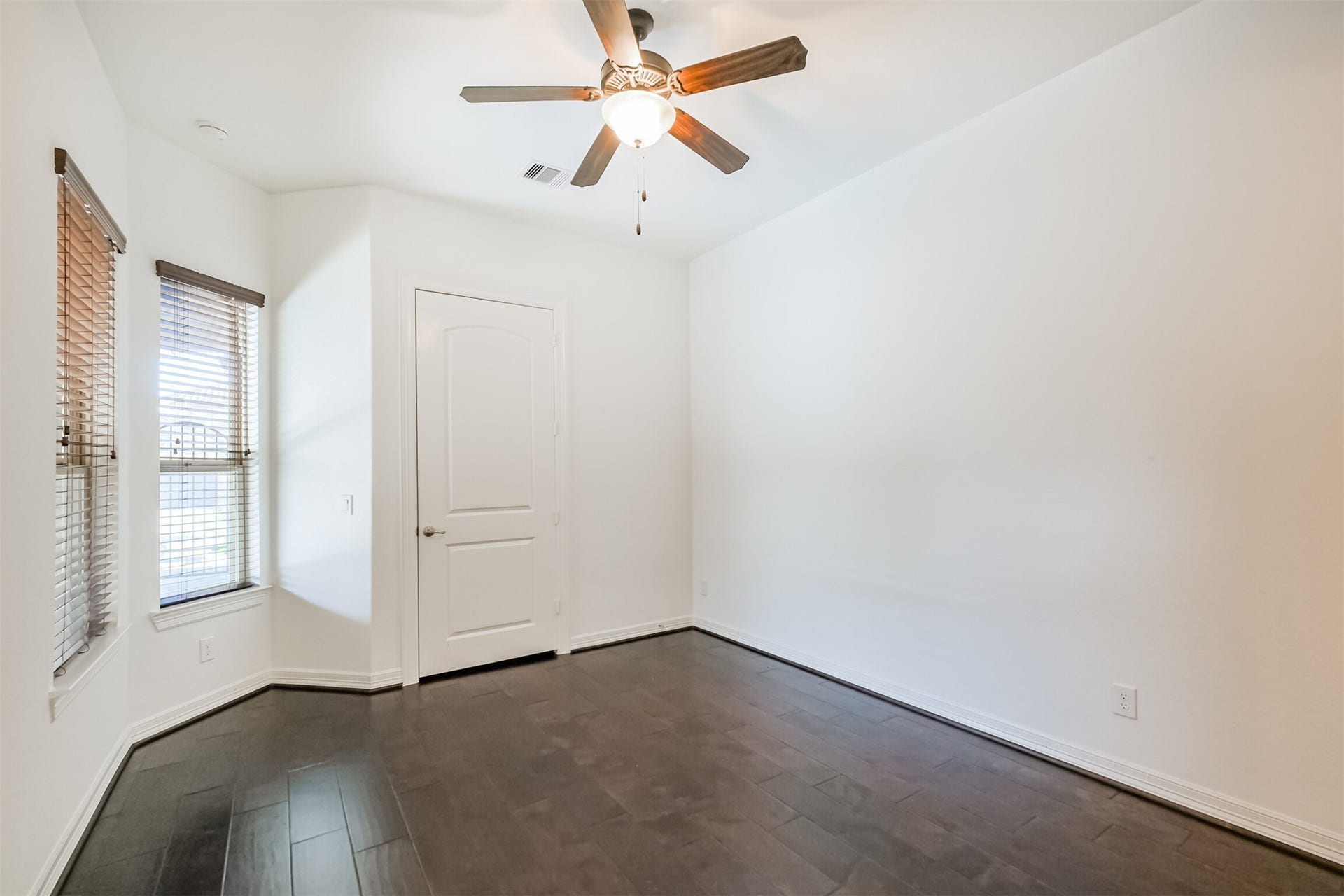 10 Silent Way Drive, Sugar Land, TX 77498 Well proportioned secondary bedroom on the first floor.
