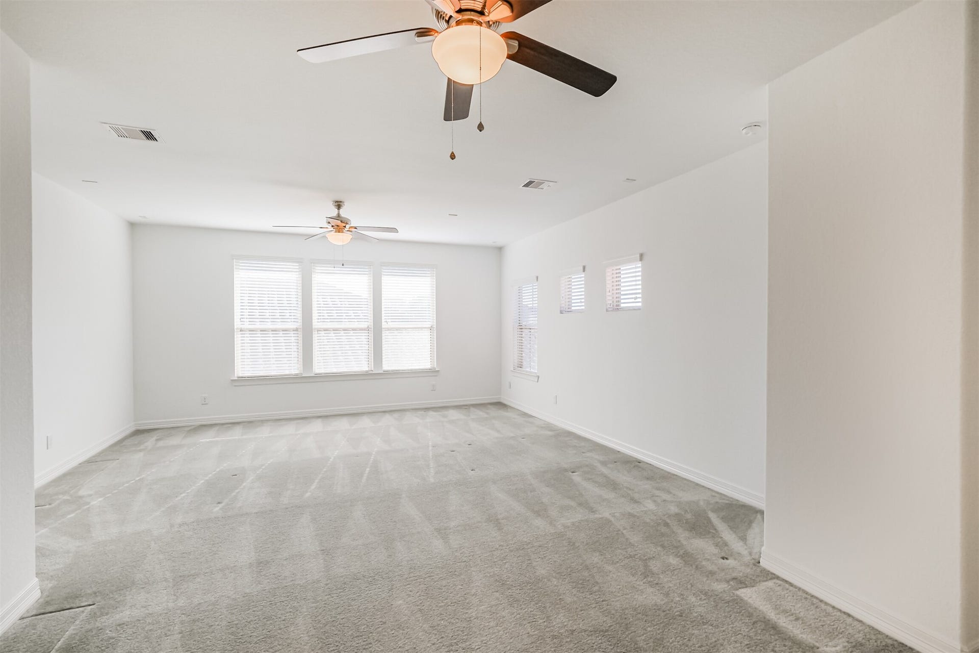10 Silent Way Drive, Sugar Land, TX 77498 A blank canvas for pool table, media room or crafting.