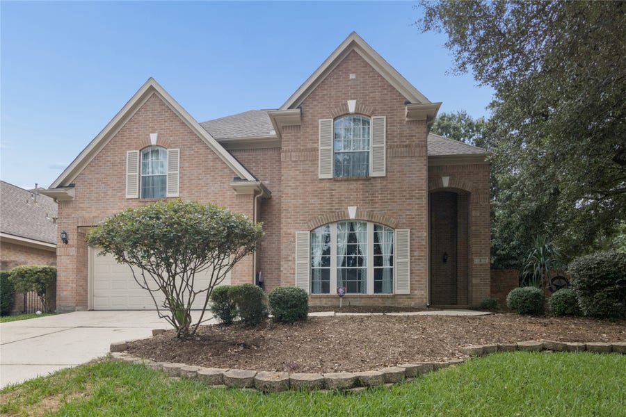 Property photo for 2 Surrey Run Place, The Woodlands, TX