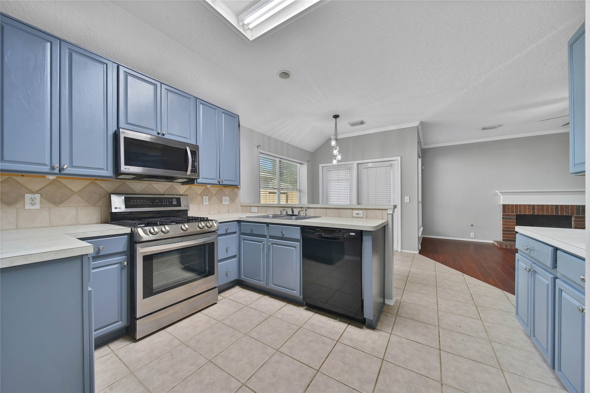 18614 Woodbreeze Drive, Humble, TX 77346 18614 Woodbreeze Drive, Humble, TX 77346
