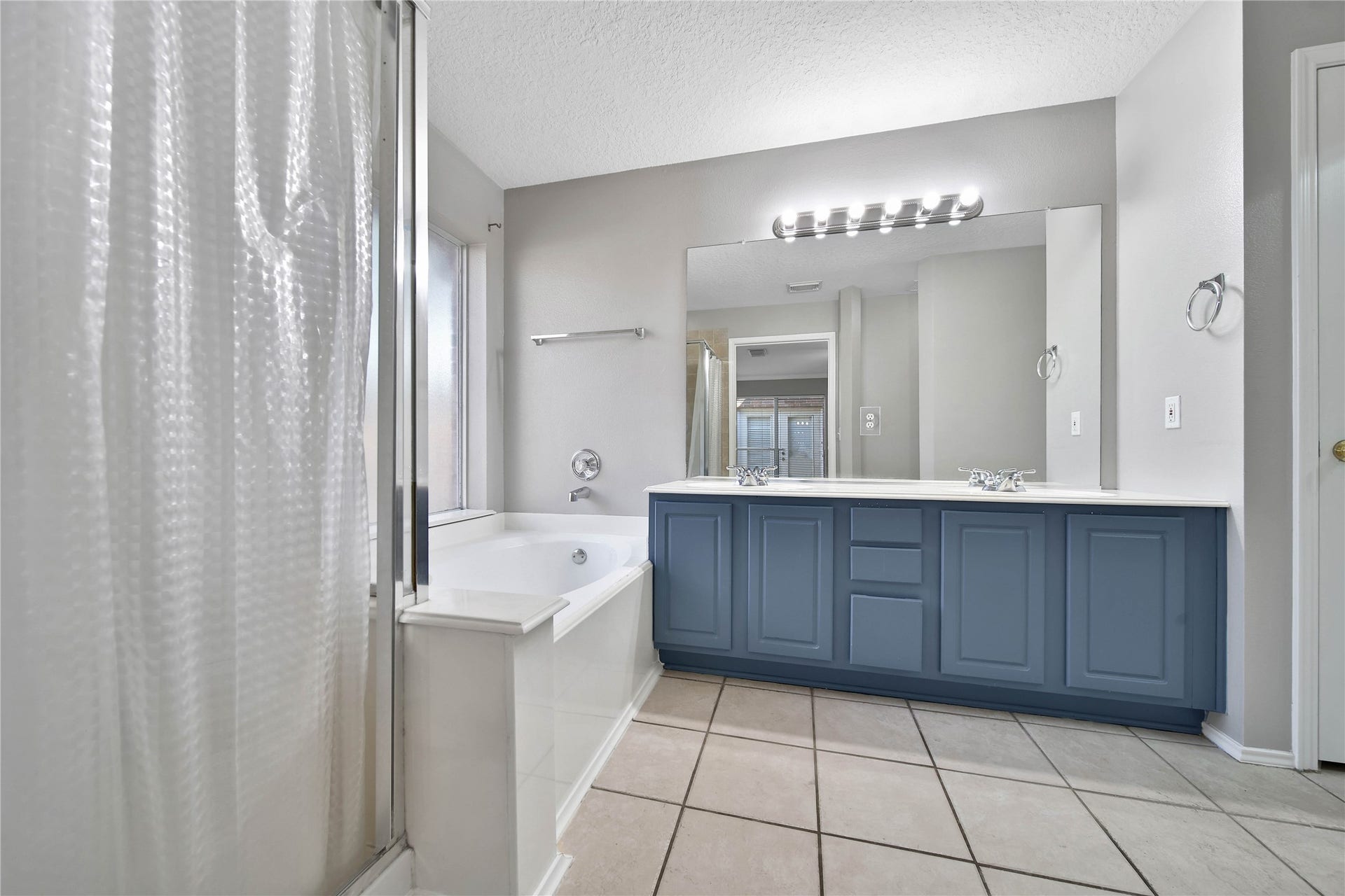 18614 Woodbreeze Drive, Humble, TX 77346 18614 Woodbreeze Drive, Humble, TX 77346
