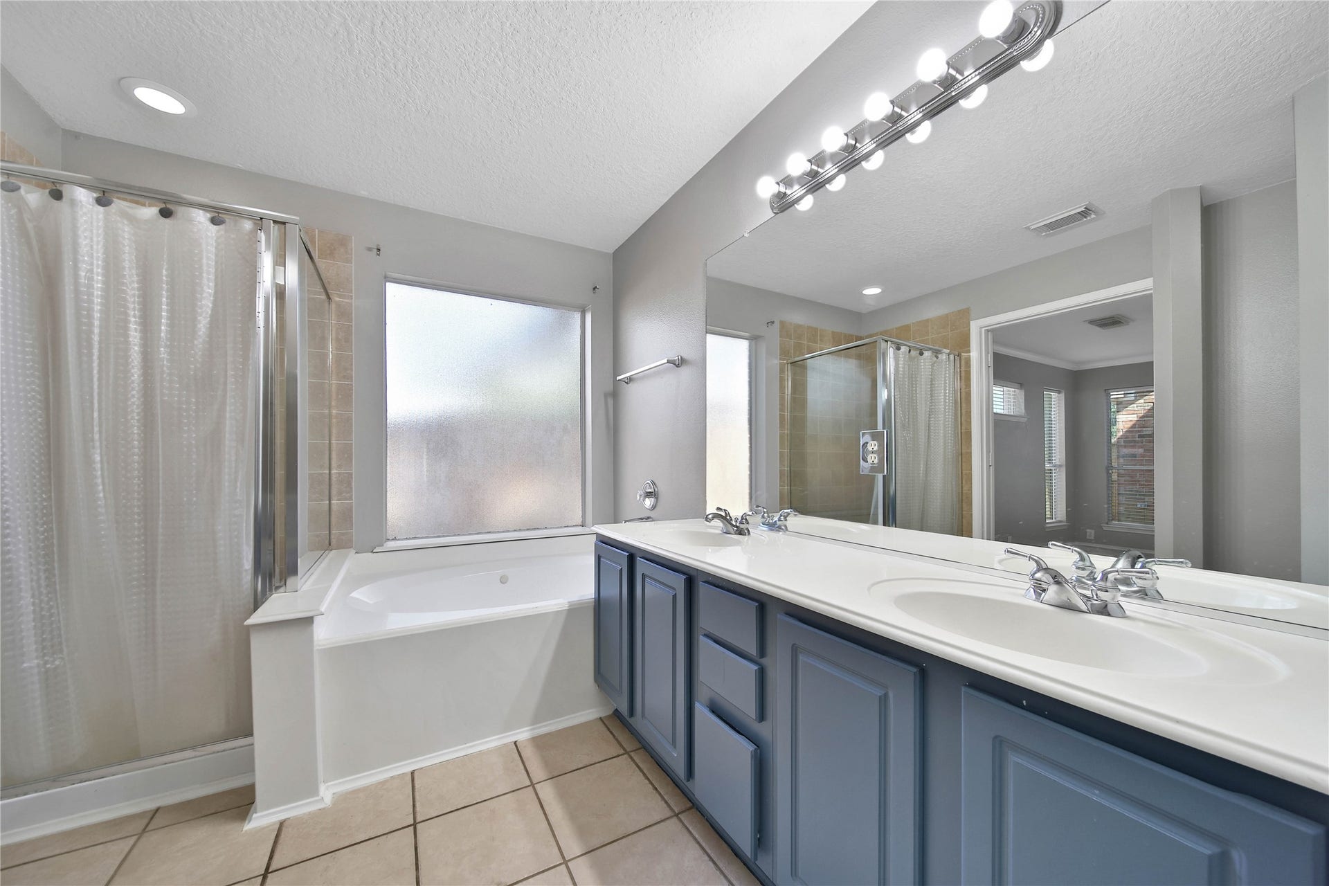 18614 Woodbreeze Drive, Humble, TX 77346 18614 Woodbreeze Drive, Humble, TX 77346