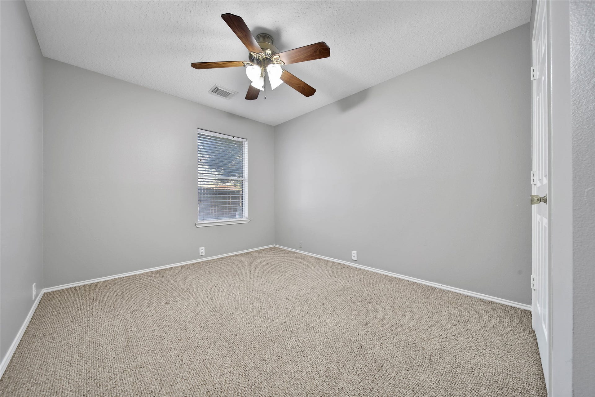 18614 Woodbreeze Drive, Humble, TX 77346 18614 Woodbreeze Drive, Humble, TX 77346