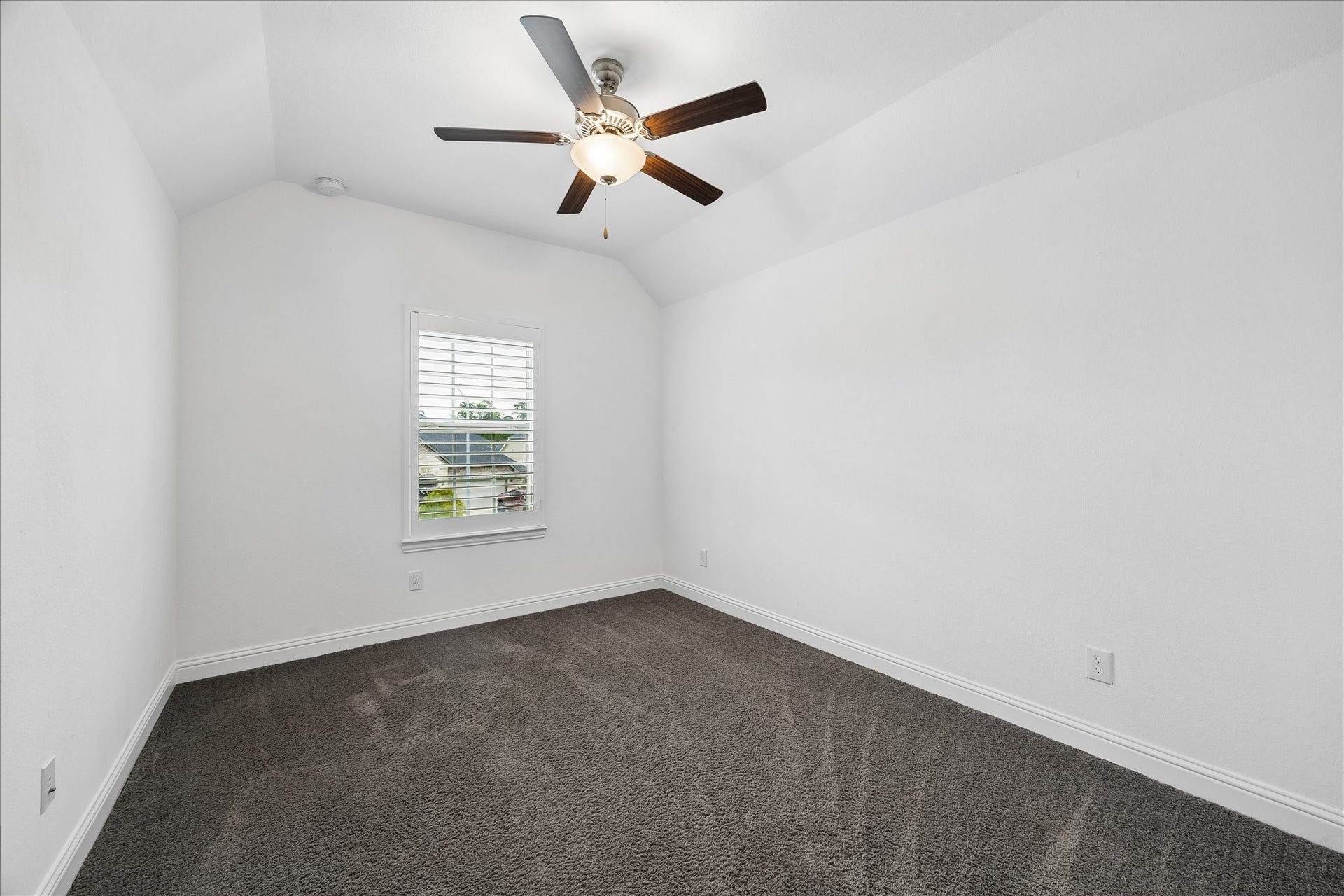 504 Sage Timbers Lane, Pinehurst, TX 77362