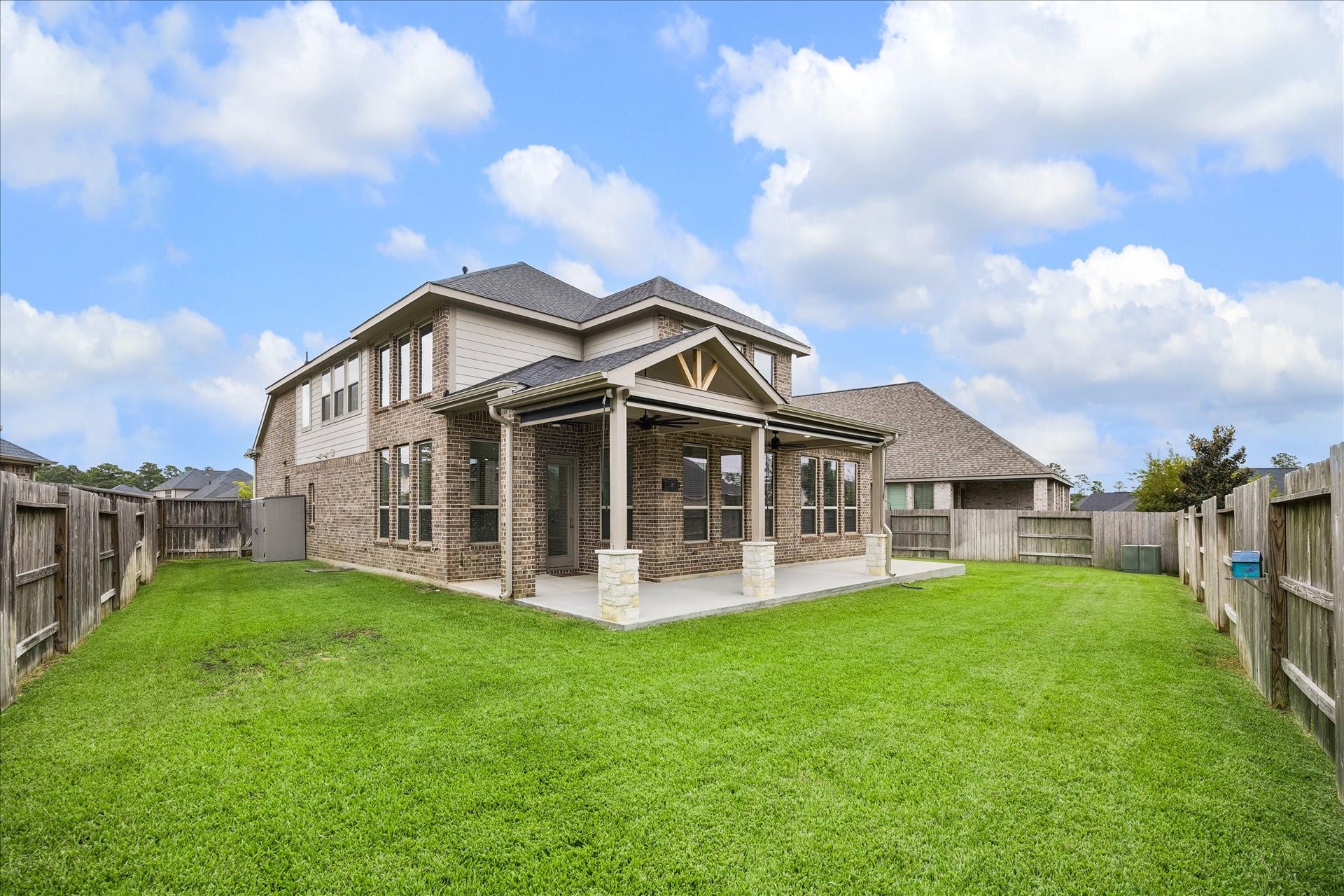 504 Sage Timbers Lane, Pinehurst, TX 77362