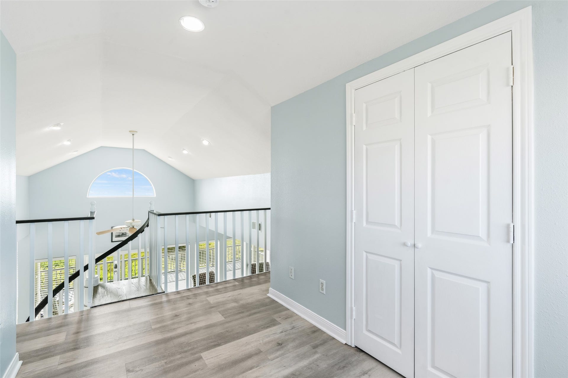 21631 Termini San Luis Pass Road, Galveston, TX 77554 This extra space is perfect for a cozy retreat or office area.