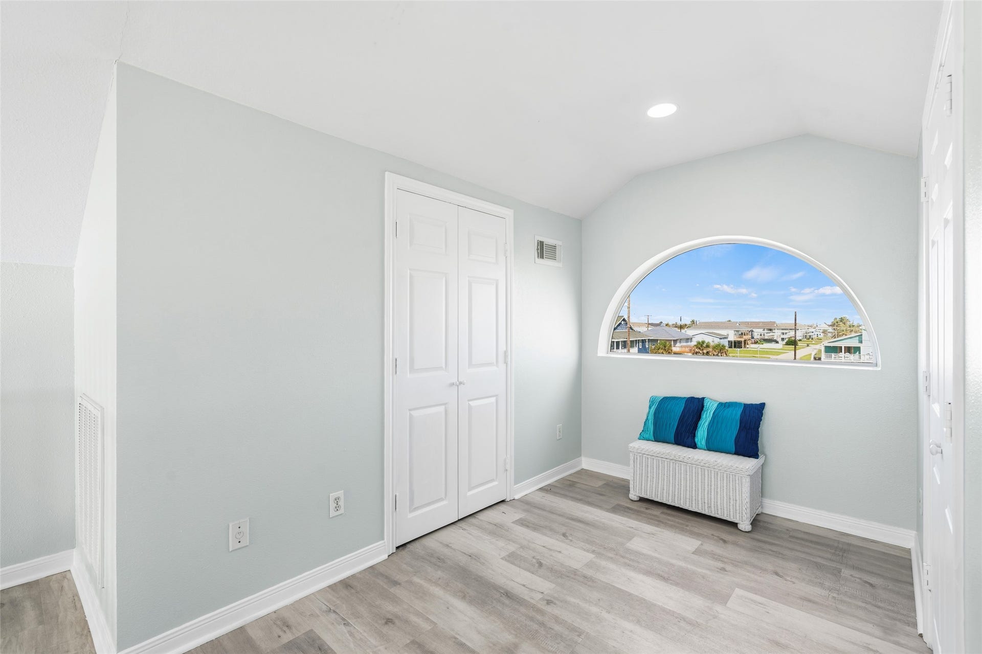 21631 Termini San Luis Pass Road, Galveston, TX 77554 Bright room with scenic views is a cozy seating nook.