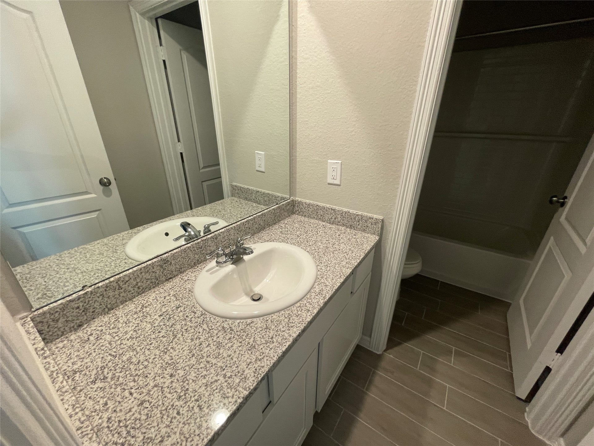 958 Redinger Ridge Drive, Houston, TX 77336 958 Redinger Ridge Drive, Houston, TX 77336