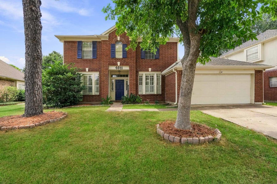 Property photo for 4811 Red Lantern Drive, Friendswood, TX