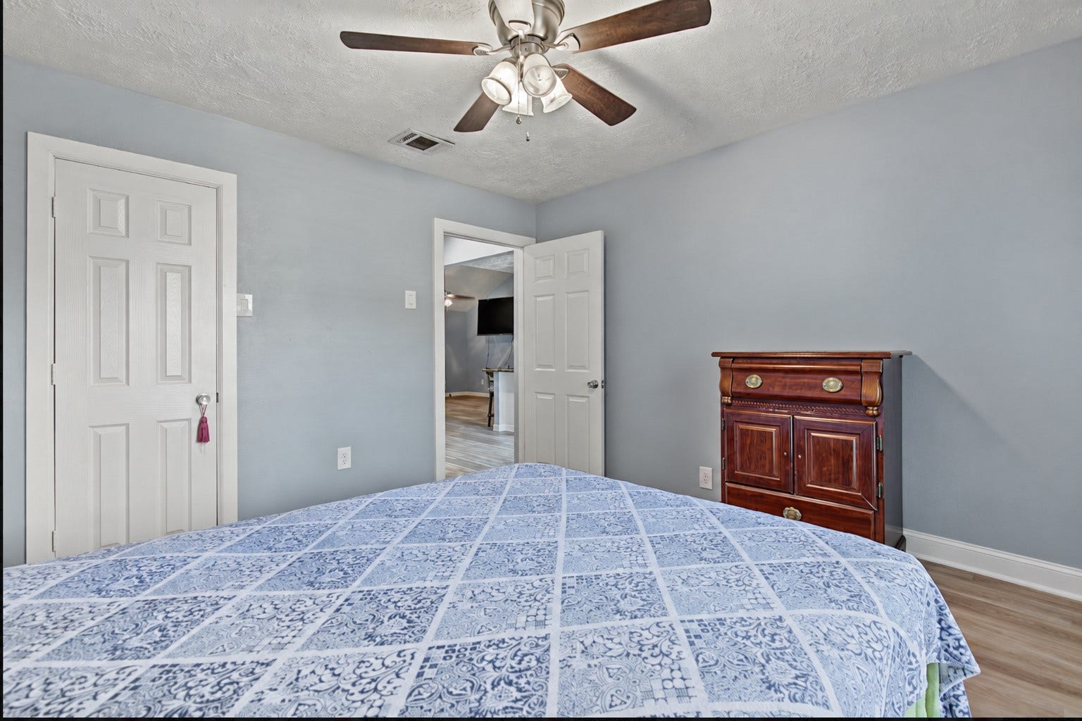 12802 Enchanted Path Drive, Houston, TX 77044 12802 Enchanted Path Drive, Houston, TX 77044