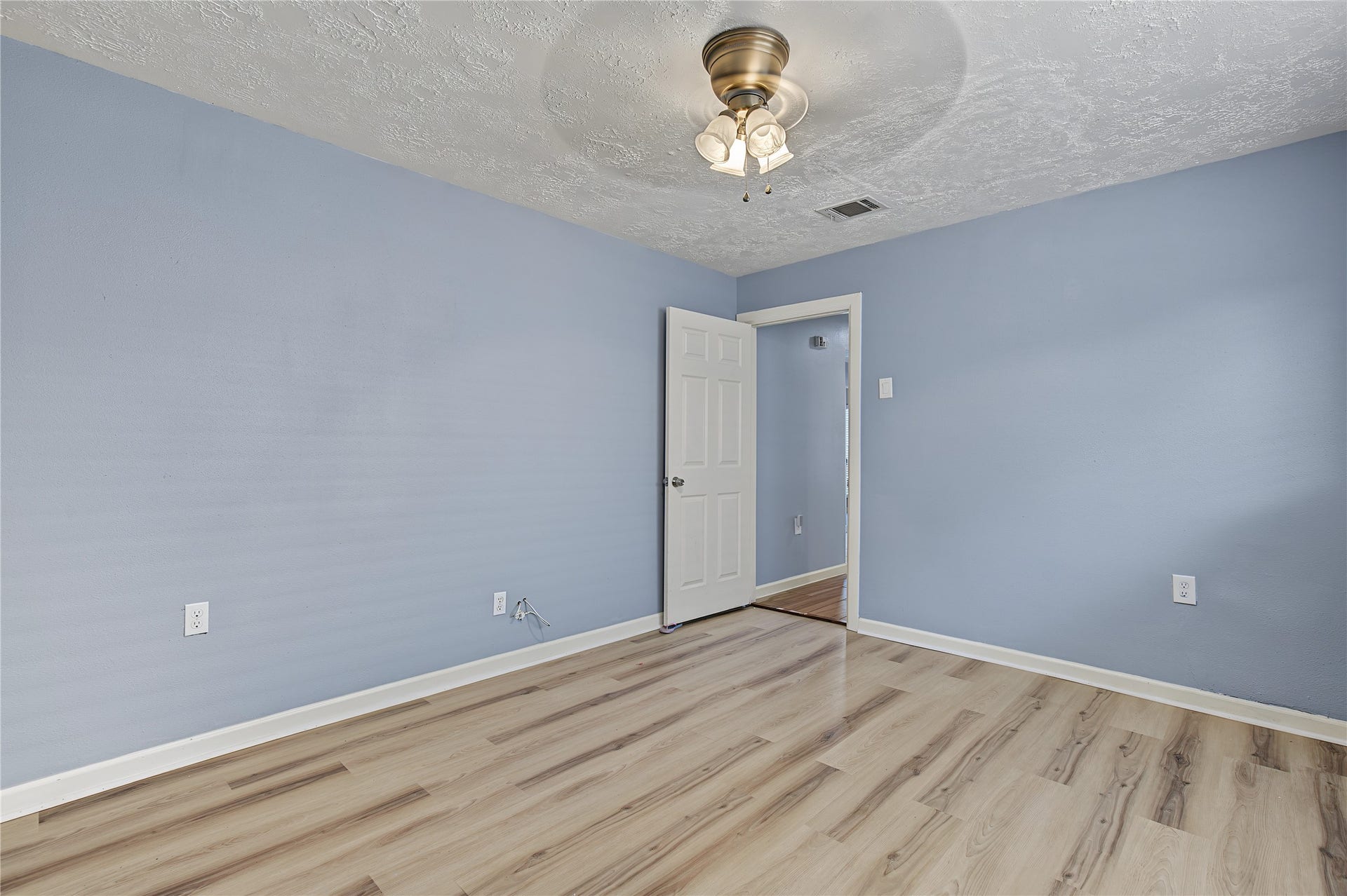 12802 Enchanted Path Drive, Houston, TX 77044 12802 Enchanted Path Drive, Houston, TX 77044