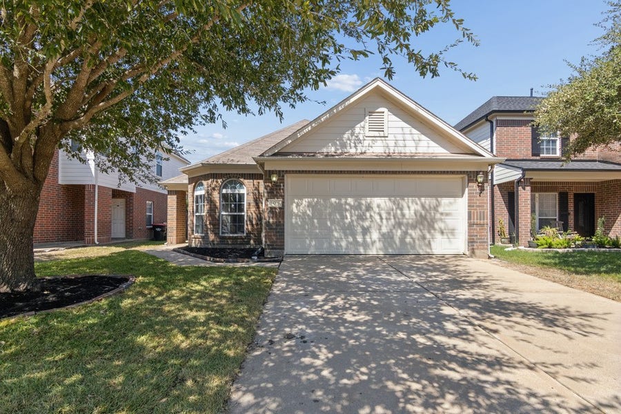 Property photo for 14703 Keystone Green Drive, Cypress, TX