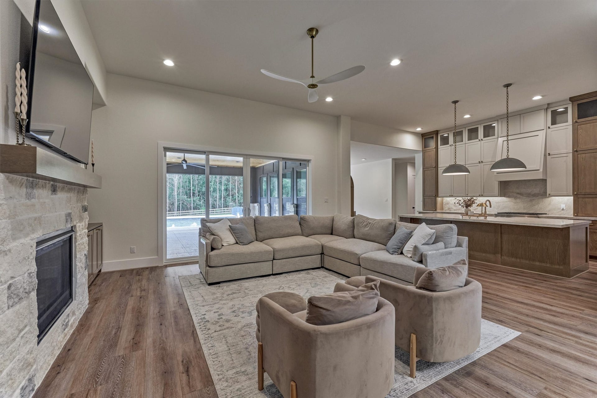 8616 Grand Lake Estates Drive, Montgomery, TX 77316 Seamless connection to the surrounding living spaces makes this open-concept layout an absolute dream.