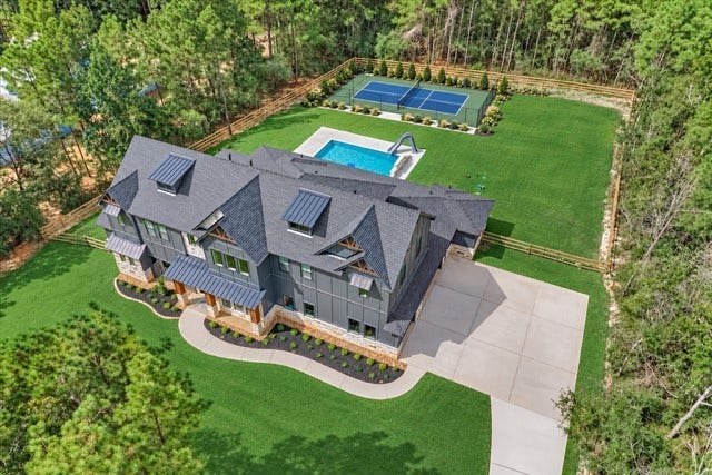 8616 Grand Lake Estates Drive, Montgomery, TX 77316 *This photo has been virtually staged.* So many options for recreational fun, landscaping, gardening - you name it/dream it!