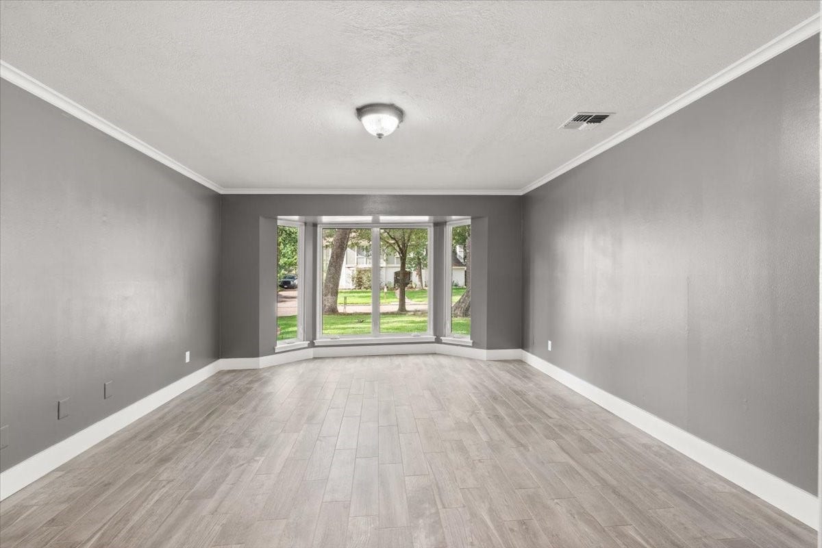 2106 Thousand Pines Drive, Houston, TX 77339