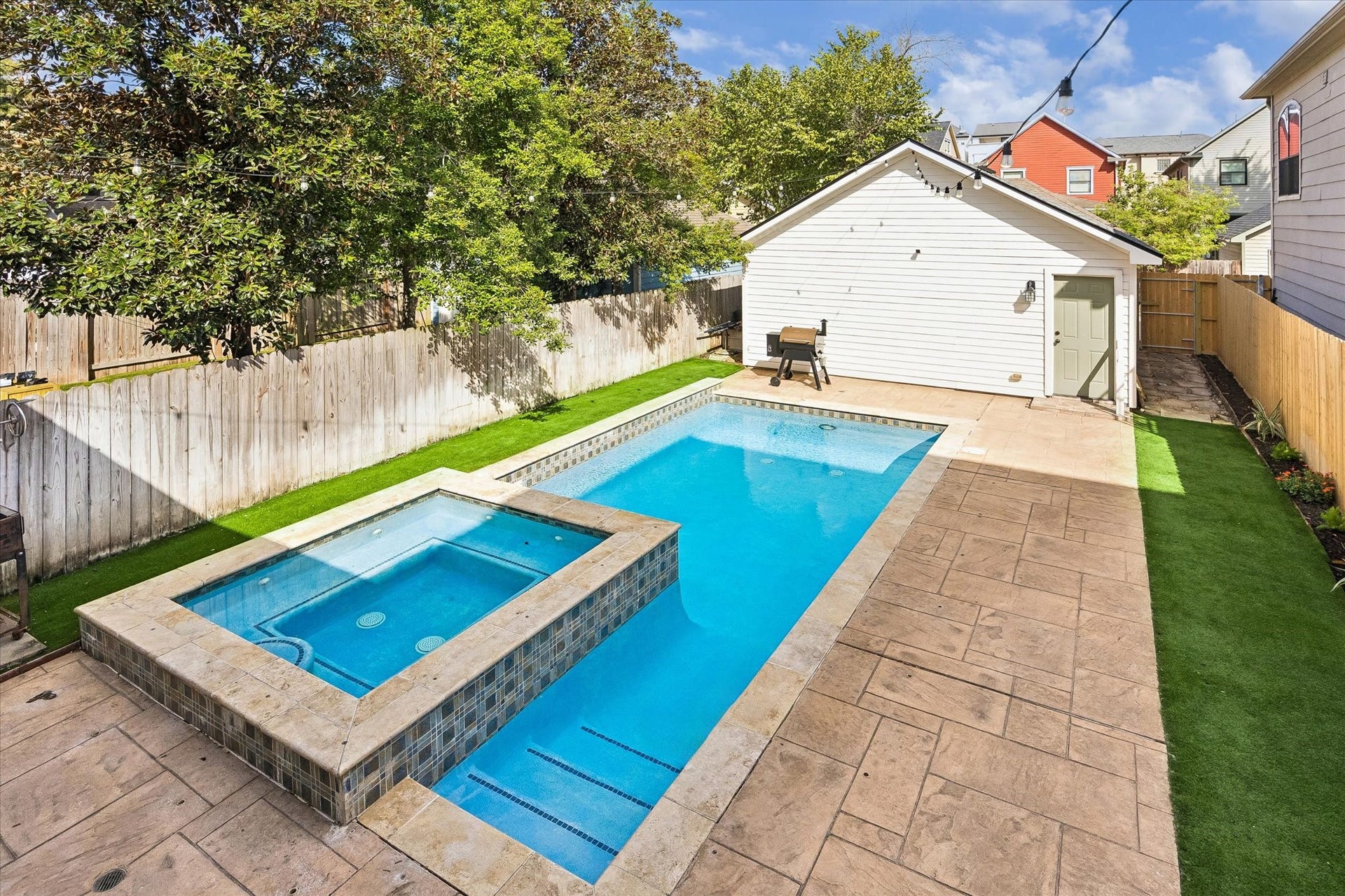 1235 W 21st Street, Houston, TX 77008 1235 W 21st Street, Houston, TX 77008