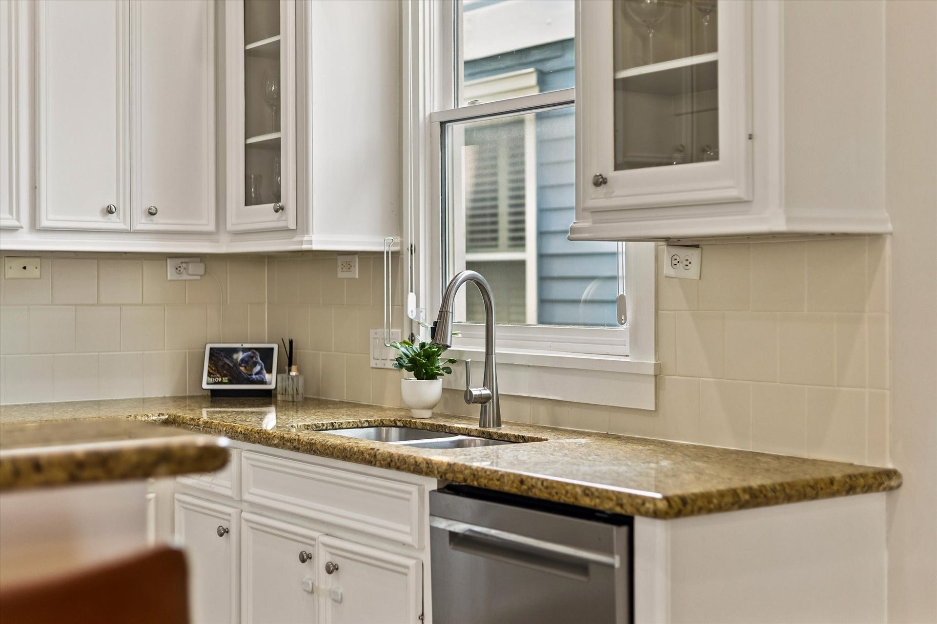 1235 W 21st Street, Houston, TX 77008