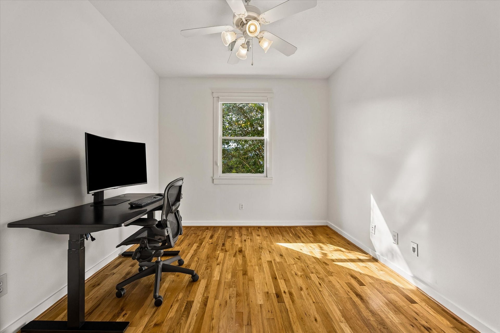 1235 W 21st Street, Houston, TX 77008