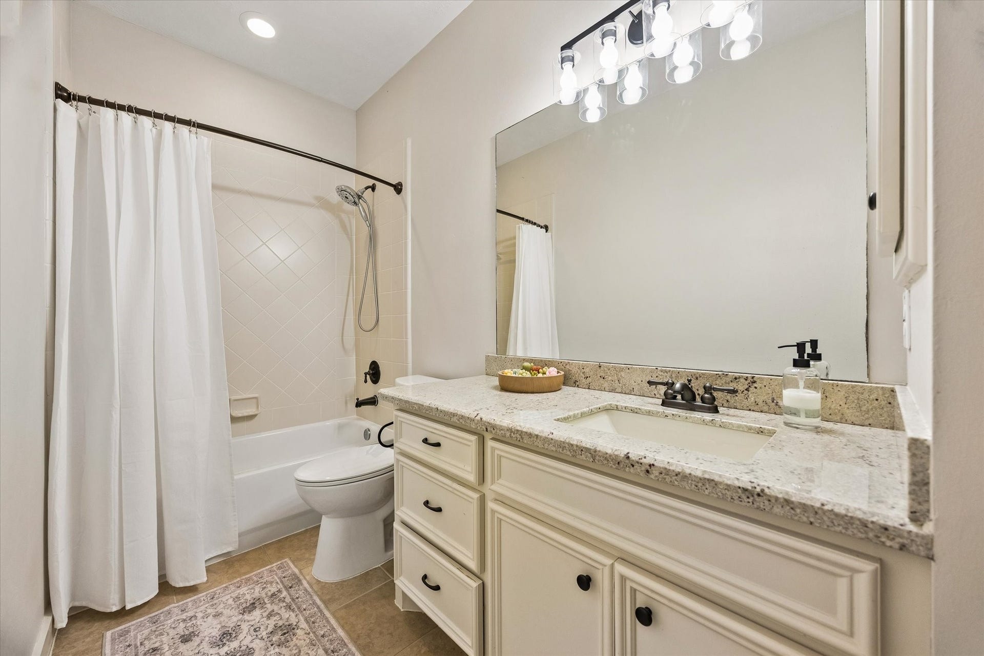 1235 W 21st Street, Houston, TX 77008