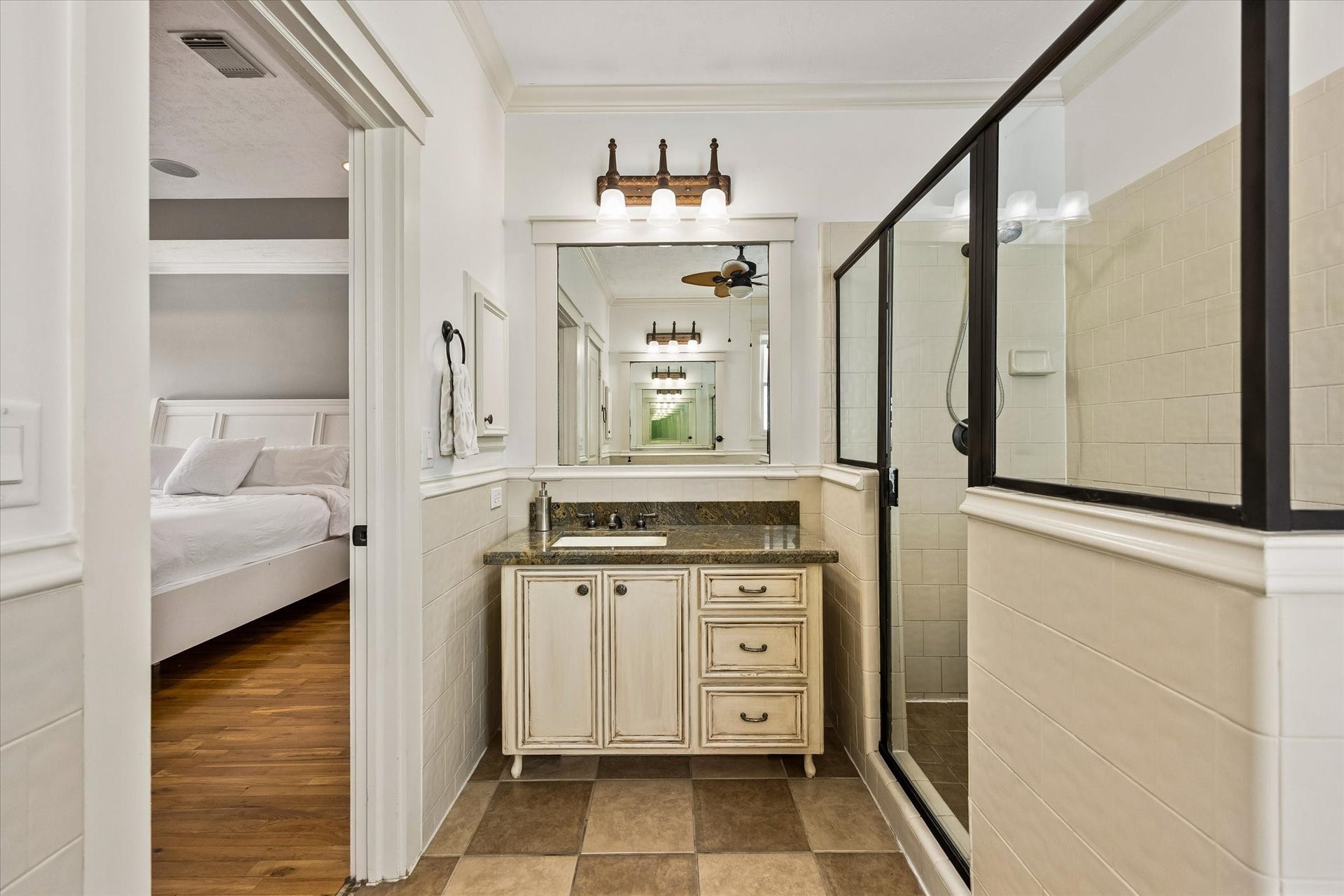 1235 W 21st Street, Houston, TX 77008