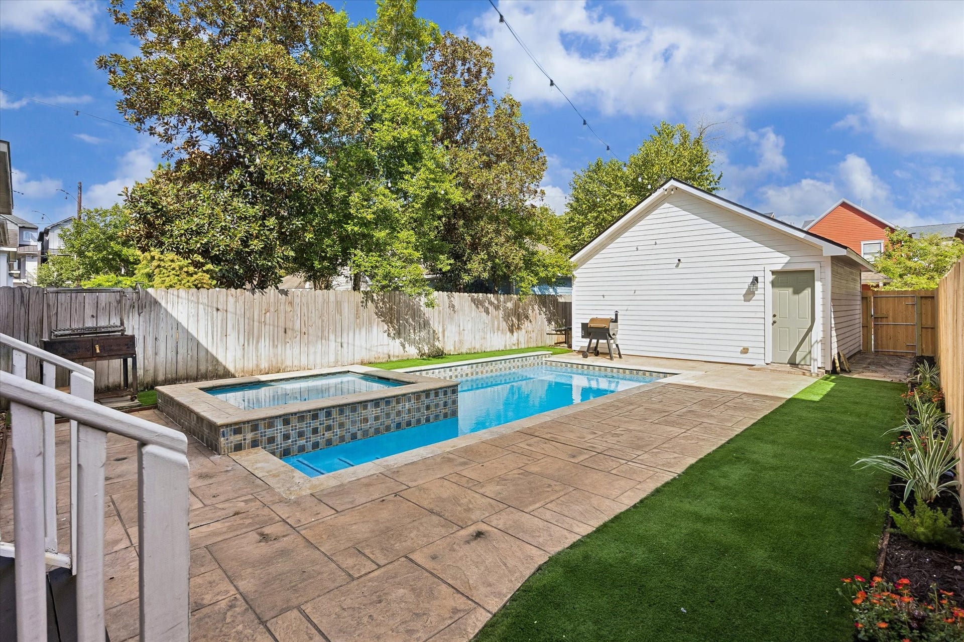 1235 W 21st Street, Houston, TX 77008
