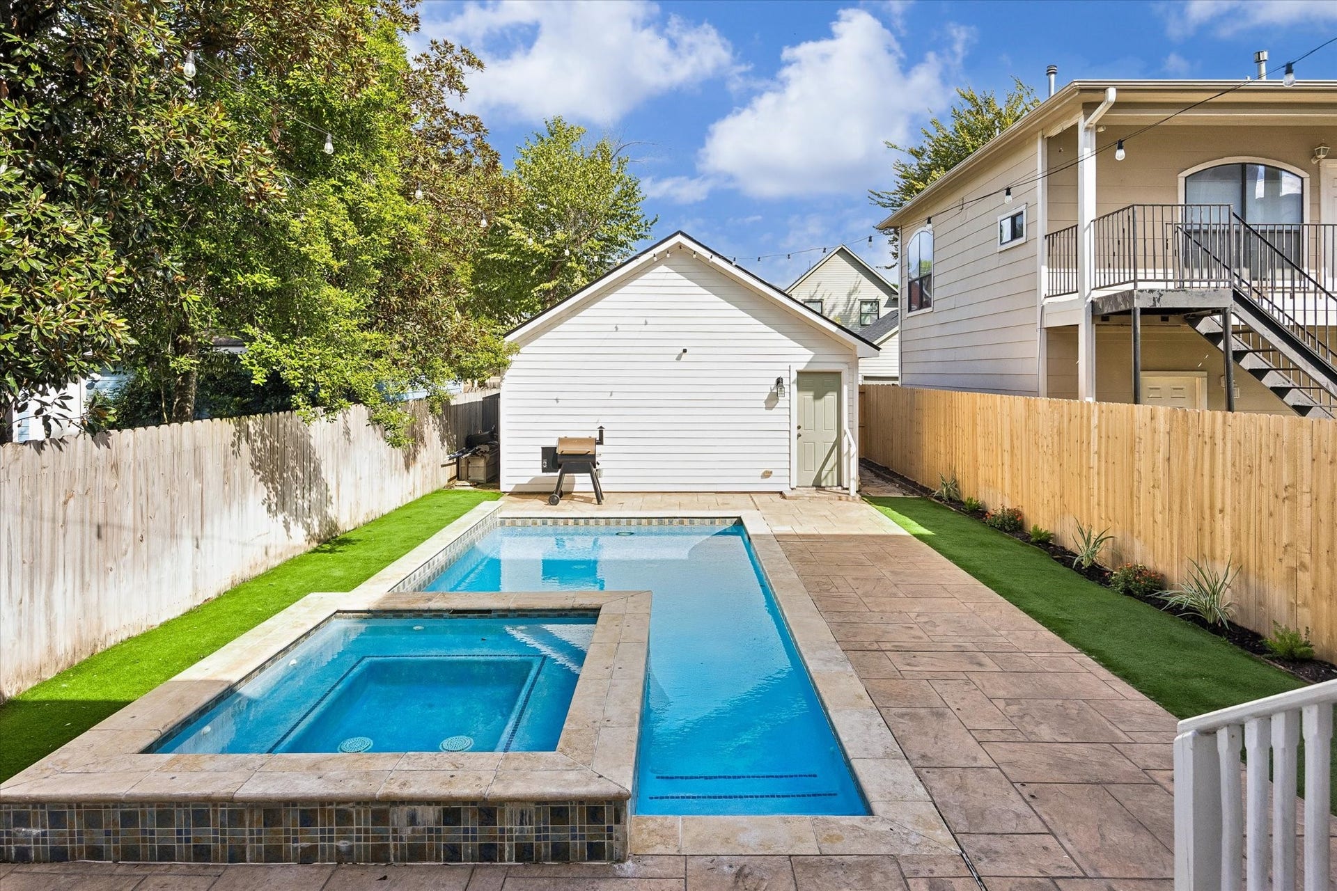 1235 W 21st Street, Houston, TX 77008 1235 W 21st Street, Houston, TX 77008