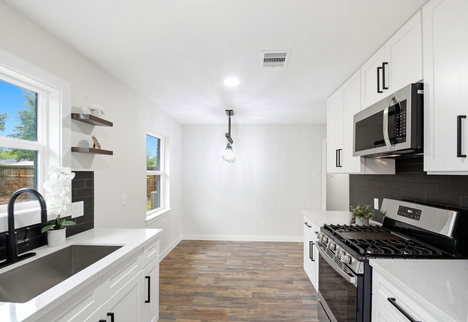 6415 Annunciation Street, Houston, TX 77016 6415 Annunciation Street, Houston, TX 77016