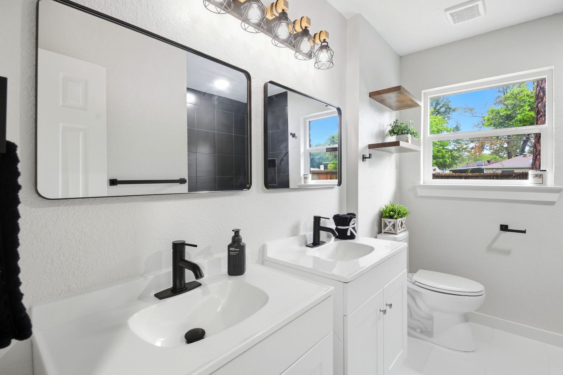 6415 Annunciation Street, Houston, TX 77016 6415 Annunciation Street, Houston, TX 77016