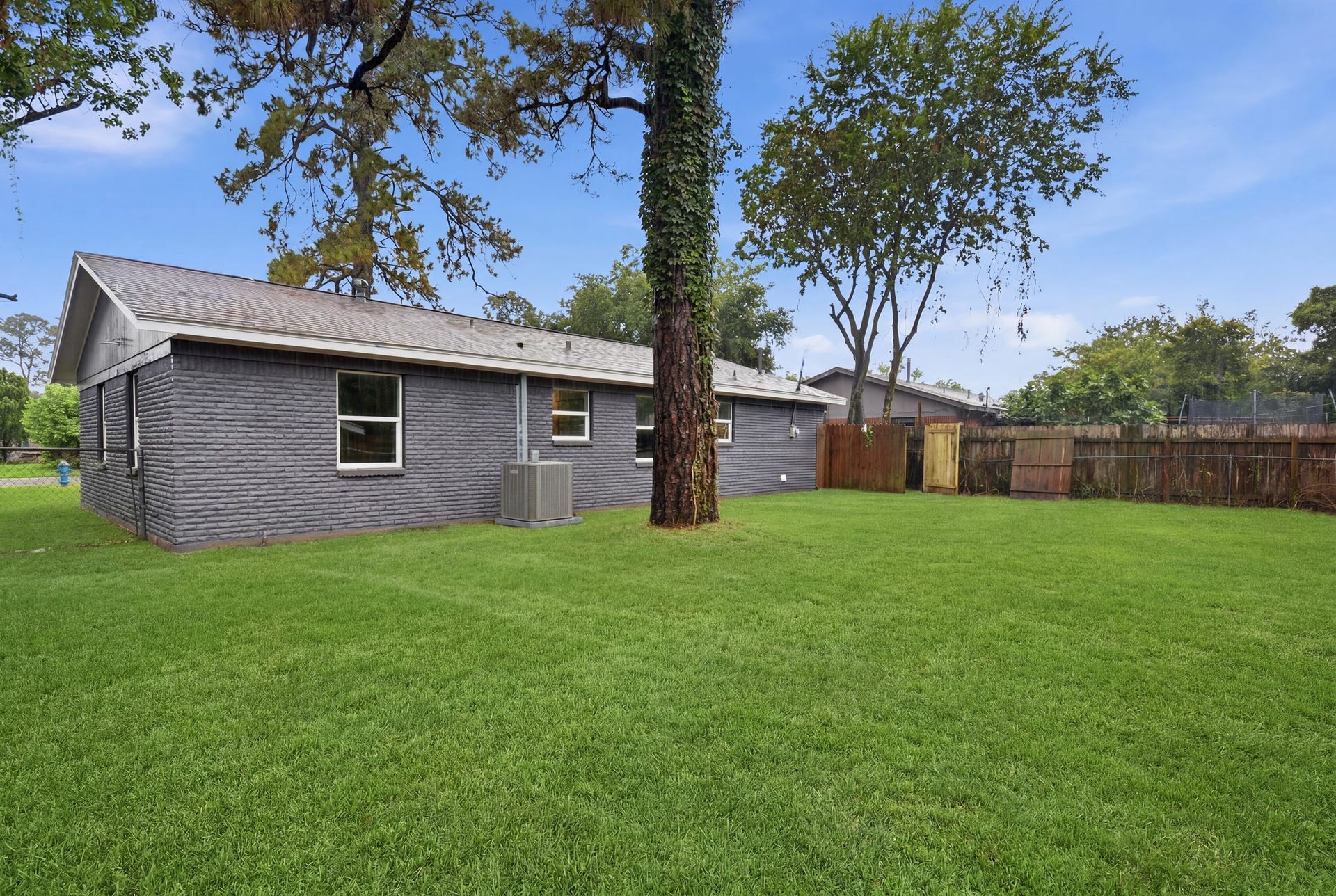 6415 Annunciation Street, Houston, TX 77016 6415 Annunciation Street, Houston, TX 77016
