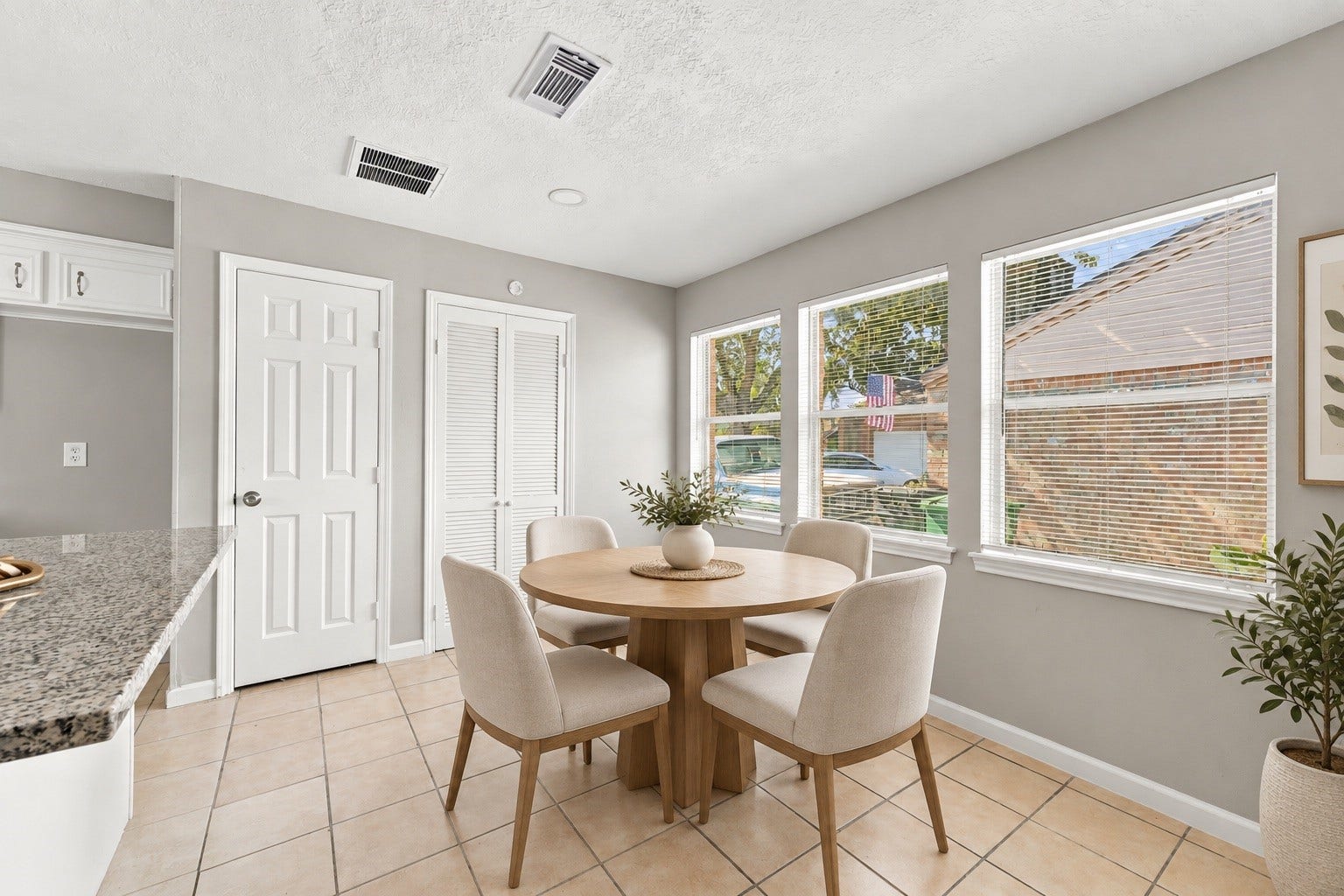 Virtual staging- Dining area/ Breakfast area