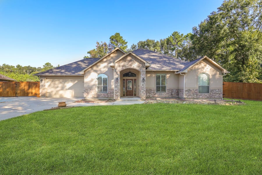 Property photo for 17102 Leon Court, Splendora, TX