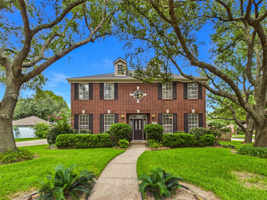 Property photo for 1711 Brill Drive, Friendswood, TX