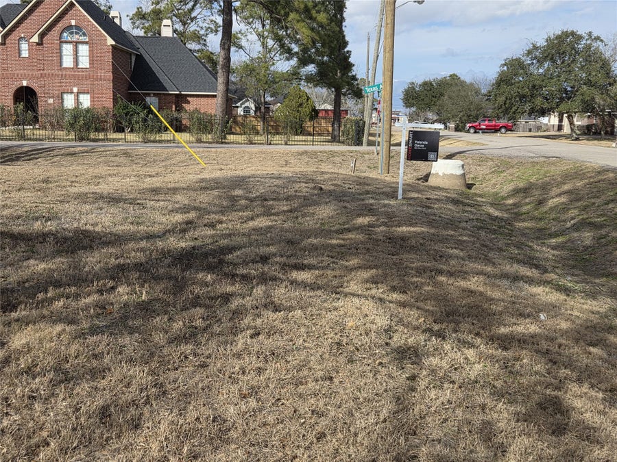 Property photo for 0 Texas Avenue, Arcola, TX