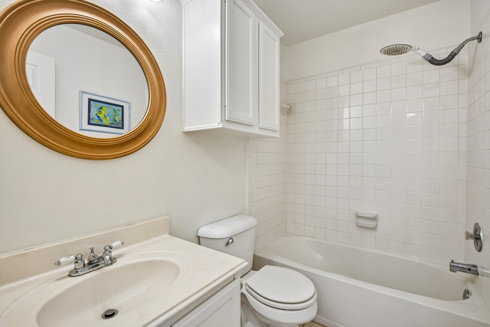 14010 Hazel Ridge Court, Houston, TX 77062 Secondary bath