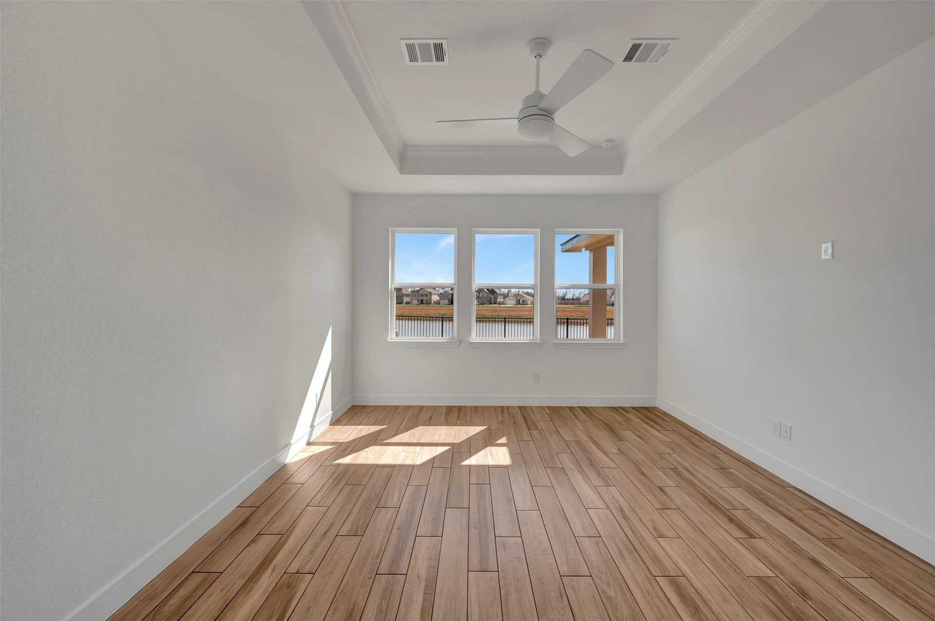 Spacious primary suite (*Photo not of actual home and used for illustration purposes only.)