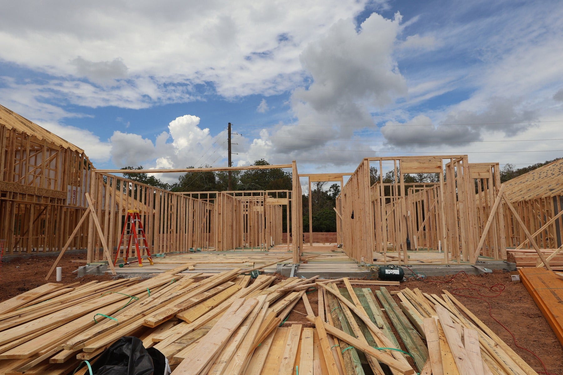Two story home with 6 beds, 4.5 baths, and 2 car garage