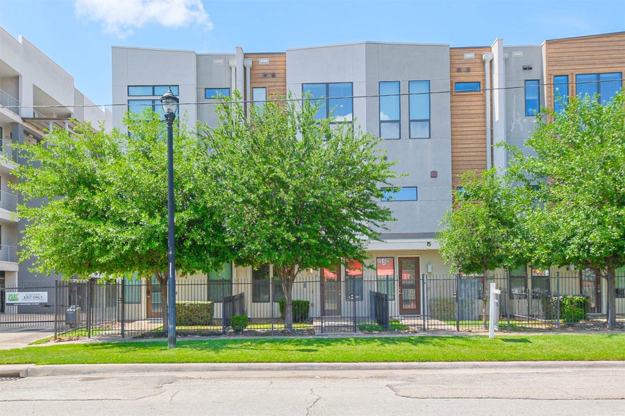 Property photo for 2401 Crawford Street, #C1B, Houston, TX