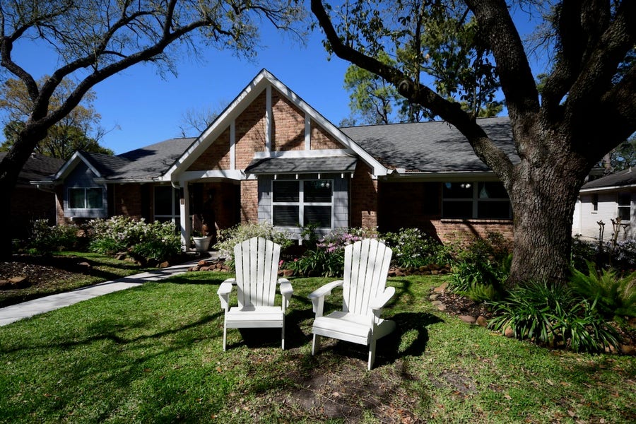 Property photo for 6230 Queensloch Drive, Houston, TX