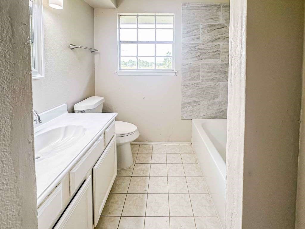 4513 S Meadows Street, Alvin, TX 77511 4513 S Meadows Street, Alvin, TX 77511