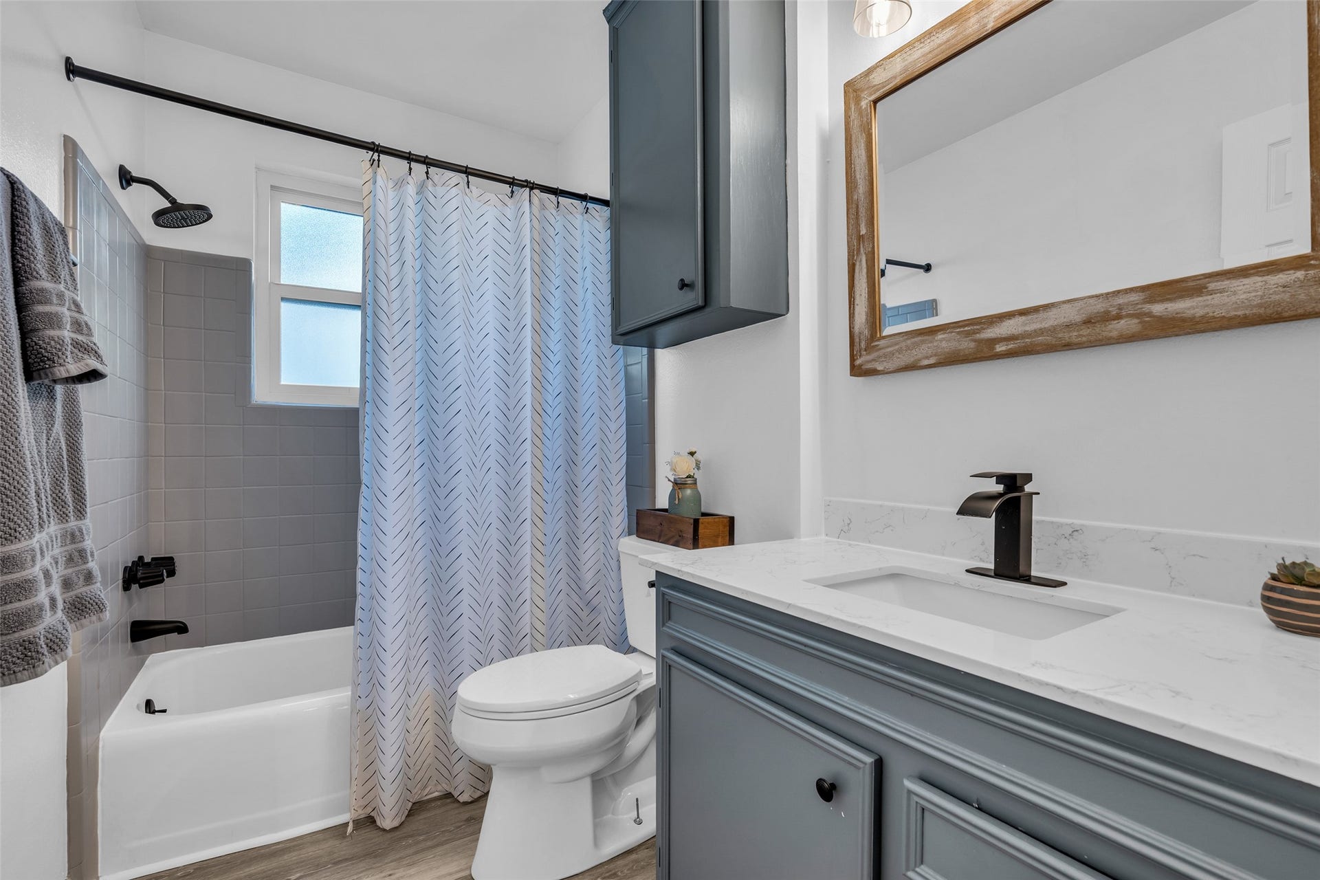 5511 Hialeah Drive, Houston, TX 77092 Secondary bathroom received a refresh just this past year!