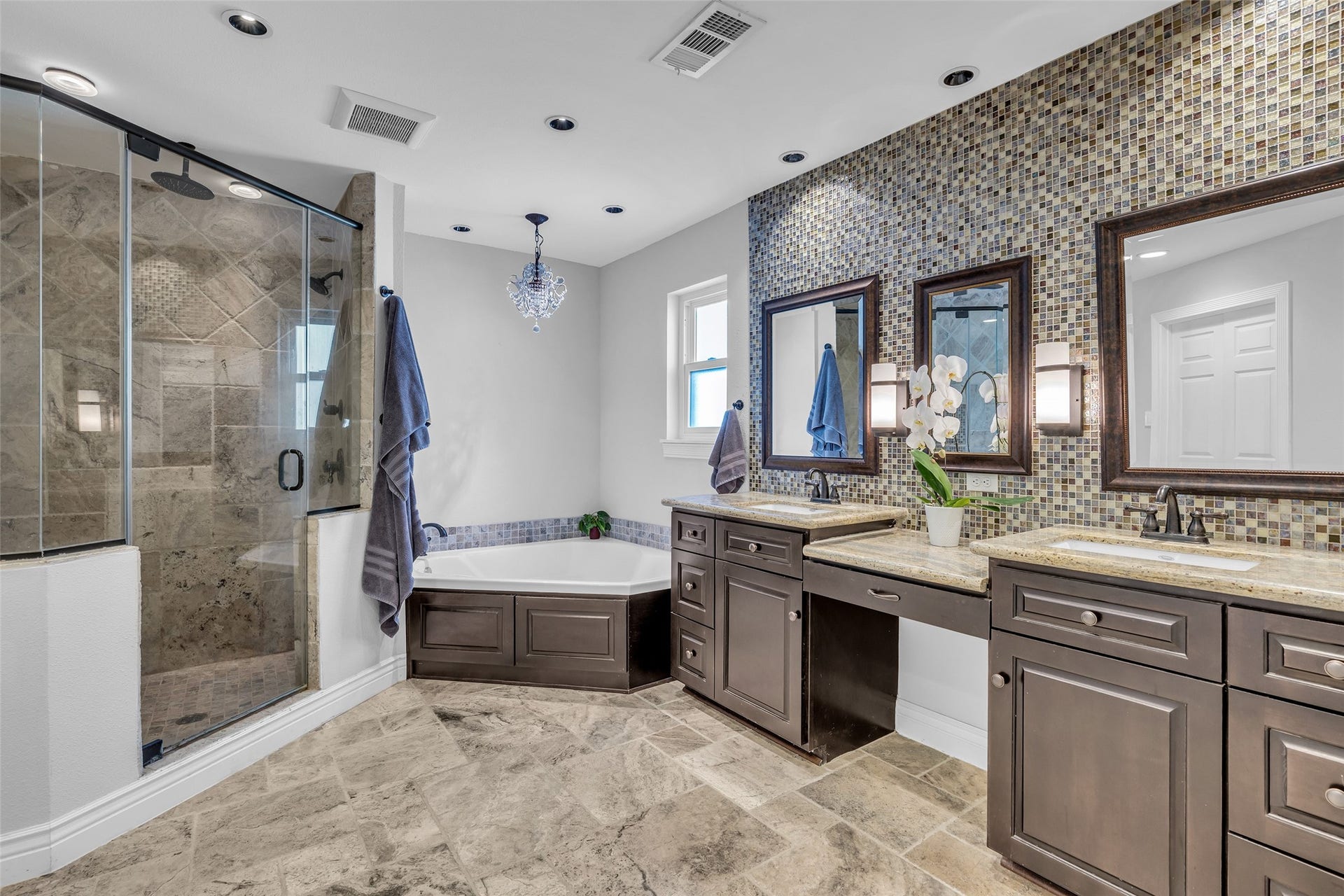 5511 Hialeah Drive, Houston, TX 77092 Relax in your own spa-like bathroom with double shower heads, waterfall shower, and massive soaking tub.