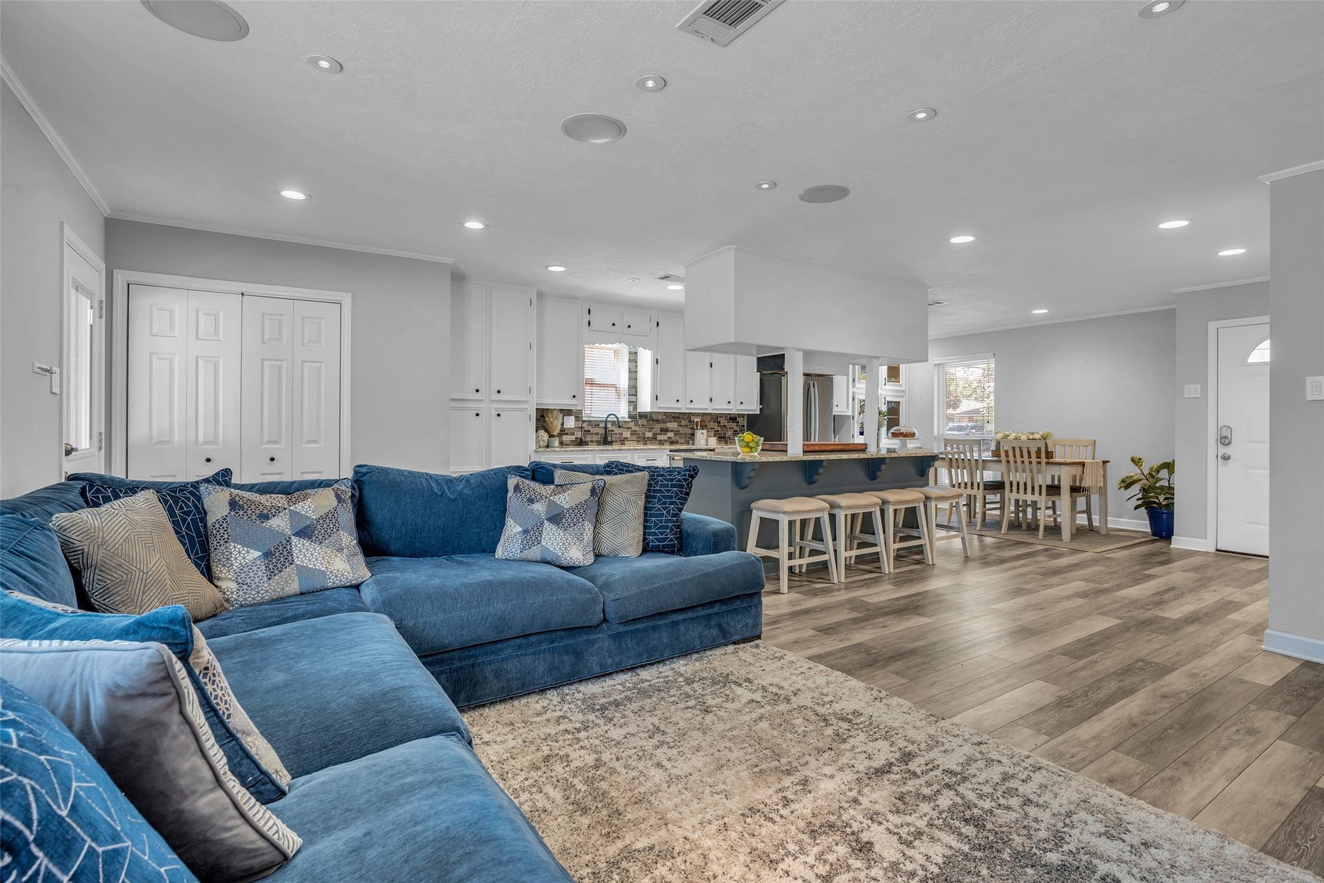 5511 Hialeah Drive, Houston, TX 77092 This open concept home still has a cozy feel to it that you have to see in person!