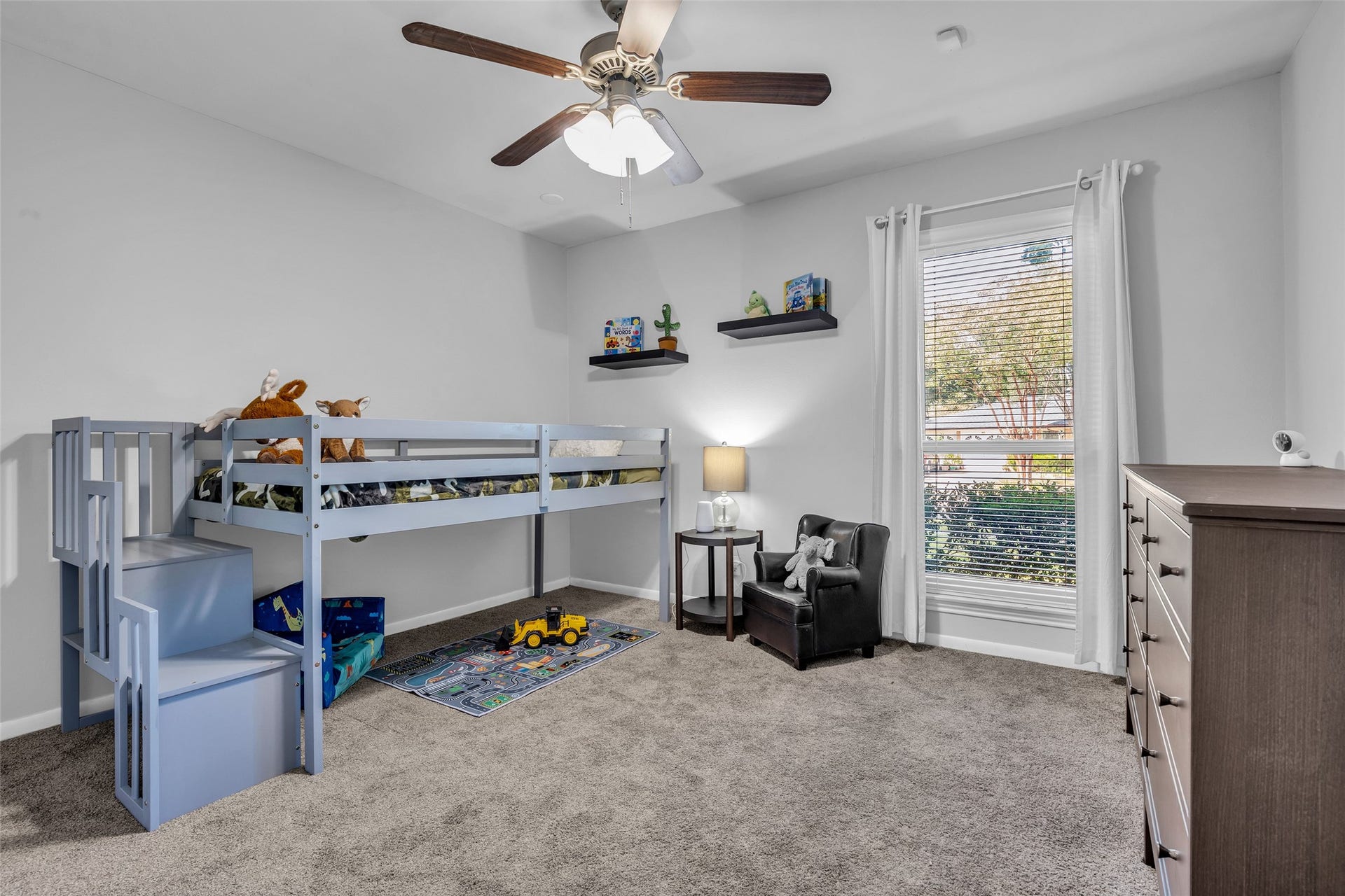 5511 Hialeah Drive, Houston, TX 77092 Third bedroom has a large walk-in closet!
