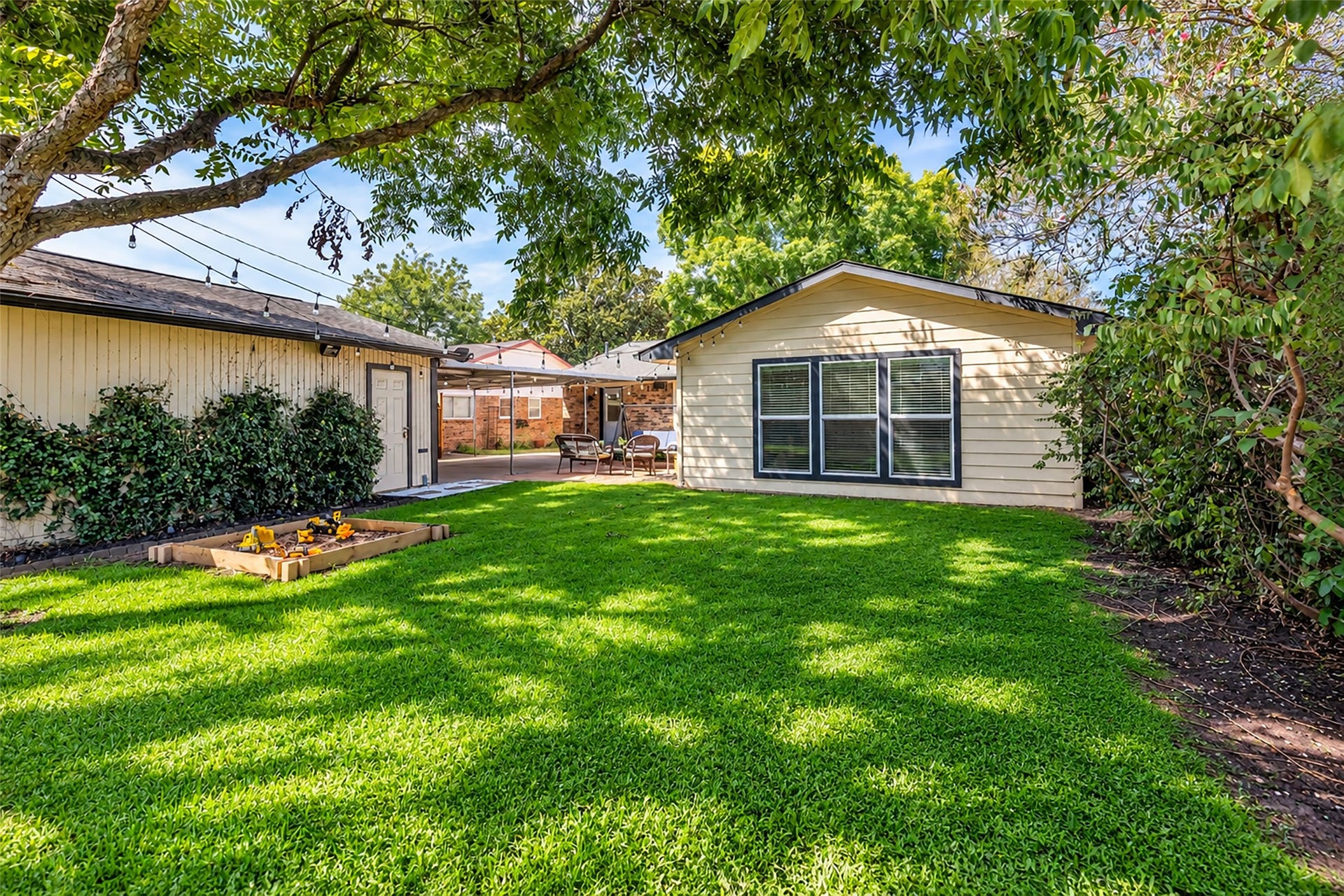 5511 Hialeah Drive, Houston, TX 77092 French drains were installed in 2019.
