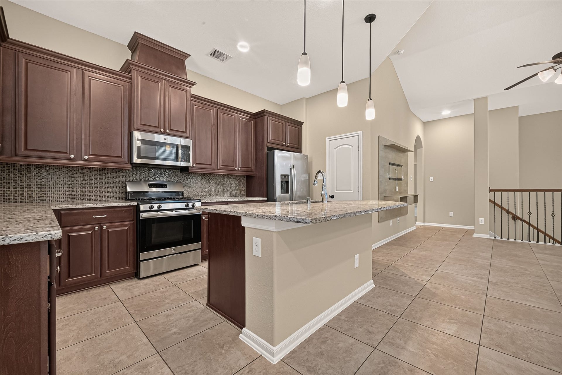 186 Biltmore Loop, Montgomery, TX 77316 186 Biltmore Loop, Montgomery, TX 77316
